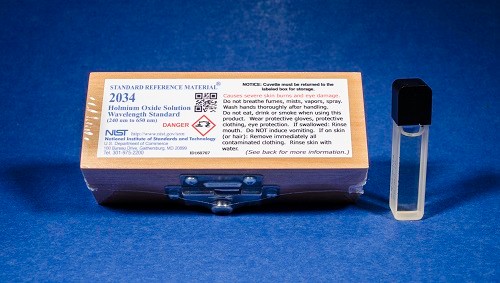SRM 2034 氧化钬溶液波长标准(240 nm至650 nm)